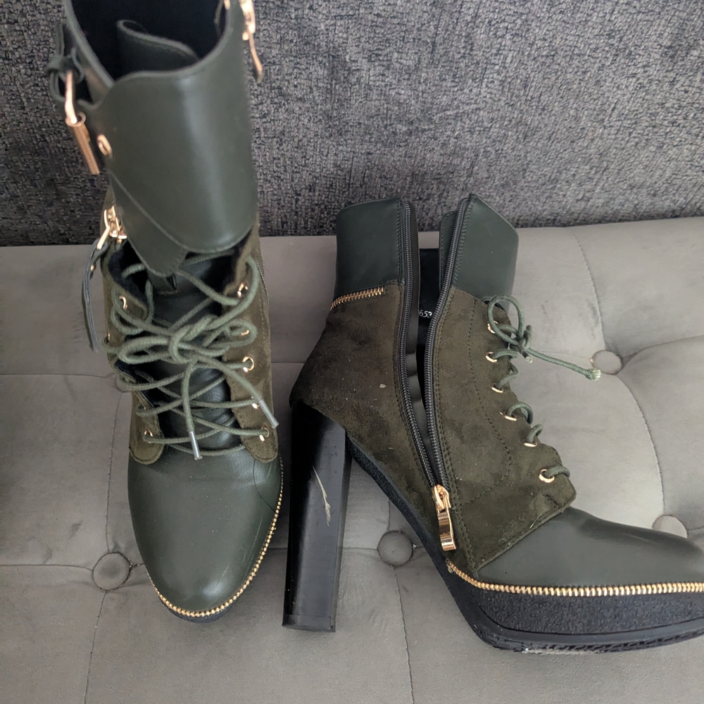 Stylish Green Lace-Up Boots